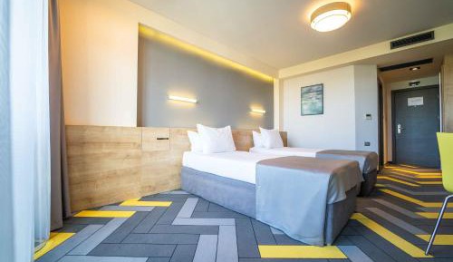 Promo Twin Room (2 Adults + 1 Child) - Free Mini-bar & Parking