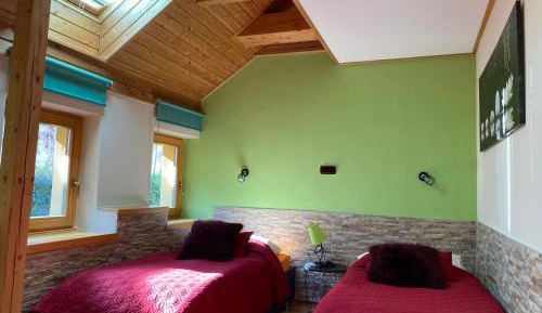 Apartment with Twin Bed
