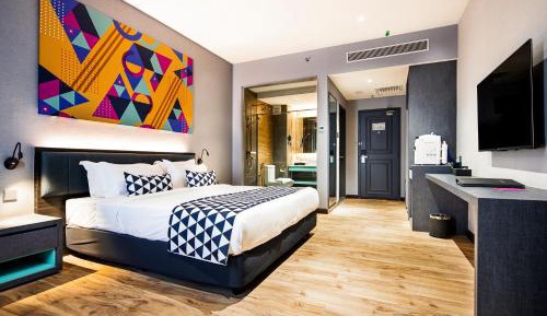 Deluxe King Room