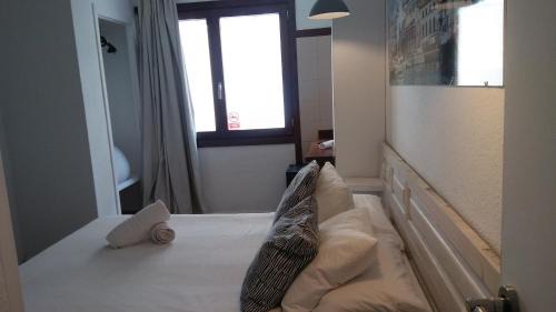 Deluxe Double Room with Shower
