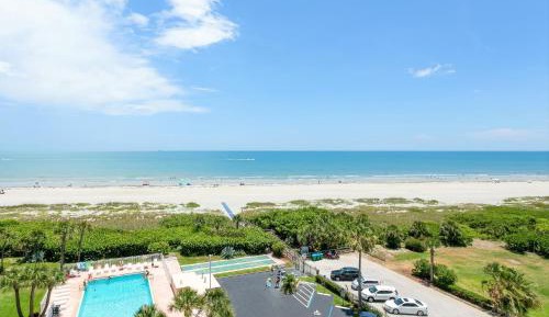 Two-Bedroom Apartment - Oceanfront - Units #809, 905