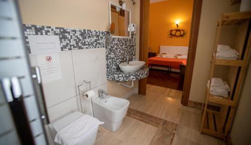 Large Double Room with Private Bathroom