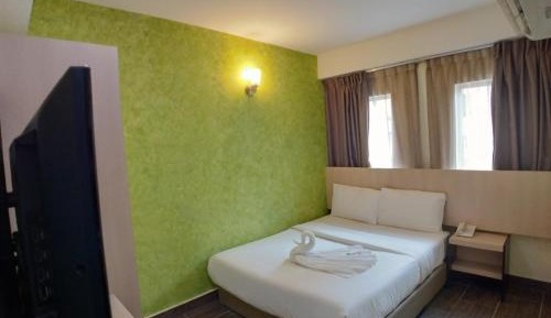 Premier Queen Room