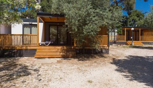 Deluxe Two-Bedroom Mobile Home with Terrace