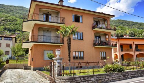 Apartment with Lake View