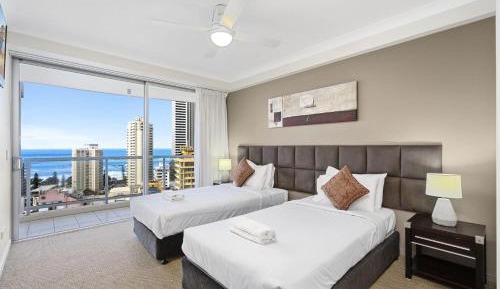 Three-Bedroom Apartment - Apartment 1135