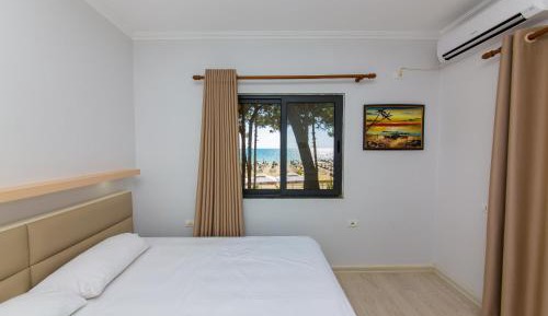 Triple Room with Balcony Sea View