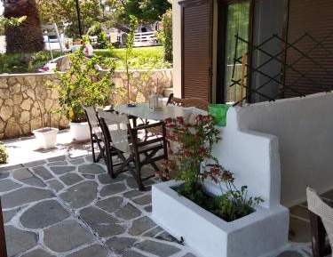 Apartment with Garden View