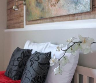 Queen Room with Shared Bathroom