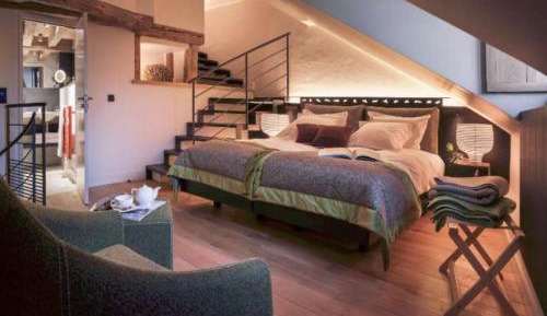 Studio with Fireplace and Spa Shower