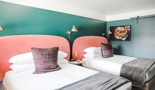 Double Queen Room