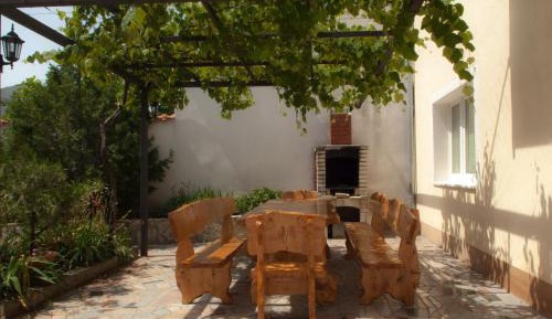 Four-Bedroom Holiday Home with Garden