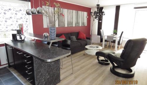 Apartment with Mountain View