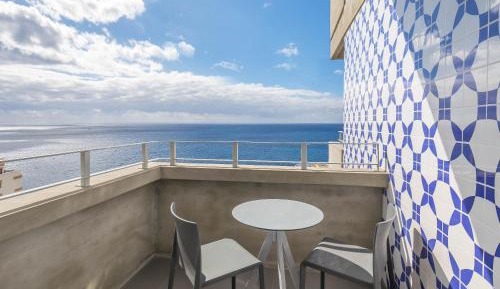 Double or Twin Room with Sea View
