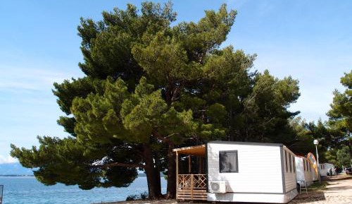Mobile Home with Terrace and Two Bathrooms