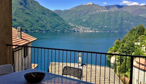 Apartment with Lake View
