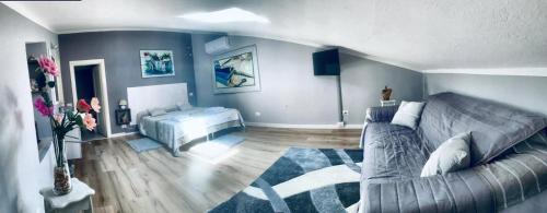 Queen Room - Attic