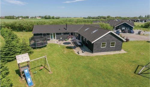 Seven-Bedroom Holiday Home