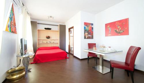 Studio Apartment