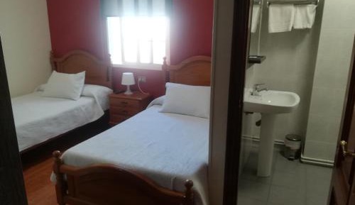 Twin Room with Private Bathroom