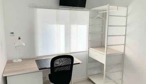 Single Room with Shared Bathroom