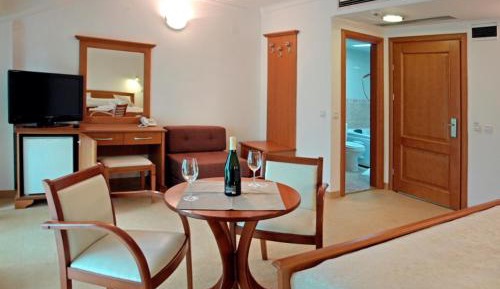 Deluxe Double Room with Balcony and Lake View