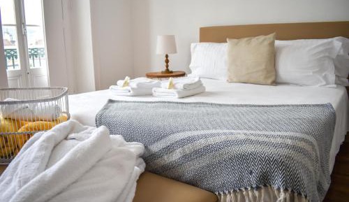 Double Room with Balcony and Shared Bathroom