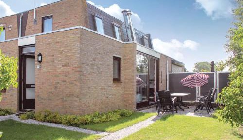 Three-Bedroom Holiday Home 