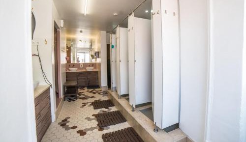 Bed in 4-Bed Mixed Dormitory Room with Shared Bathroom