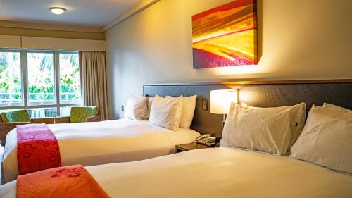 Standard Twin Room with one King and one Queen Bed