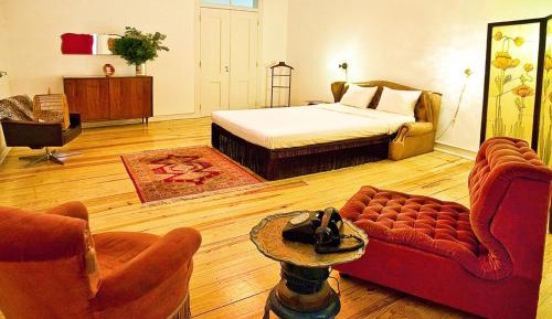 Large Double Room with Shared Bathroom