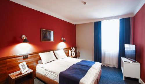 2 Bedroom Suite