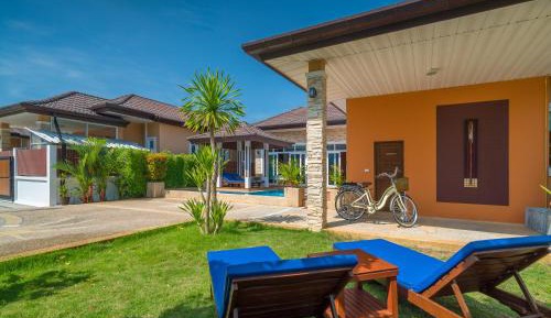 3 Bedroom Pool Villa with Garden