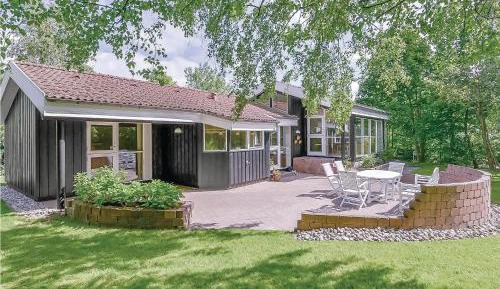 Four-Bedroom Holiday Home