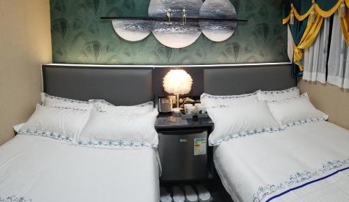 Deluxe Quadruple Room