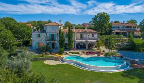 Eight-Bedroom House