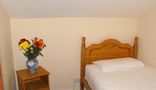 Single Room with Shared Bathroom