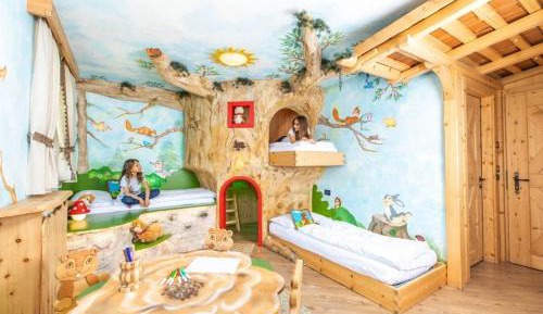 Family Two-Bedroom Suite Scoiattolo