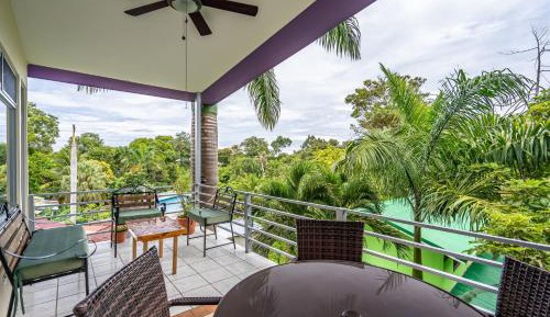 Apartment with Garden View