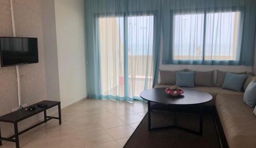 Apartment with Pool View 