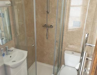 Twin Room with Private Bathroom
