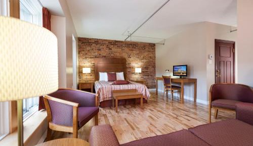 Superior Queen Room with Sofa Bed