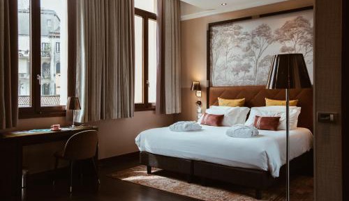 King Suite with Garden View