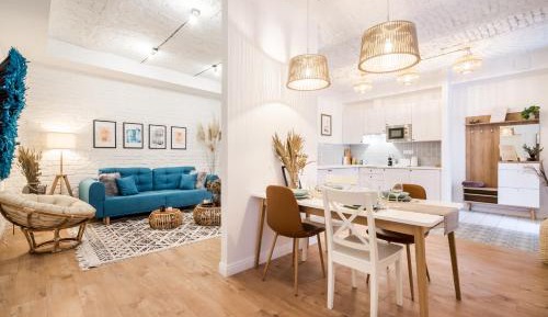 Charming New Boho Chic Home in the Ruin Pub Area
