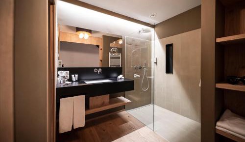 Junior Suite with Mountain View