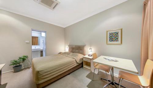 Standard Queen Room
