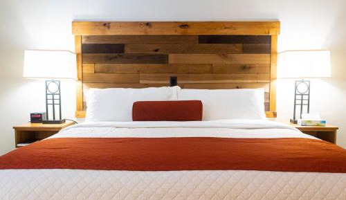Deluxe King Suite