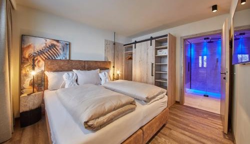 Deluxe Two-Bedroom Apartment with Infrared Sauna and Forest View