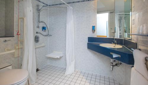 Double Room with Free Hot Breakfast - Accessible