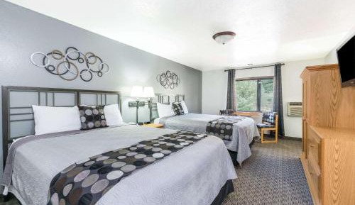 Queen Room with Two Queen Beds - Non-Smoking
